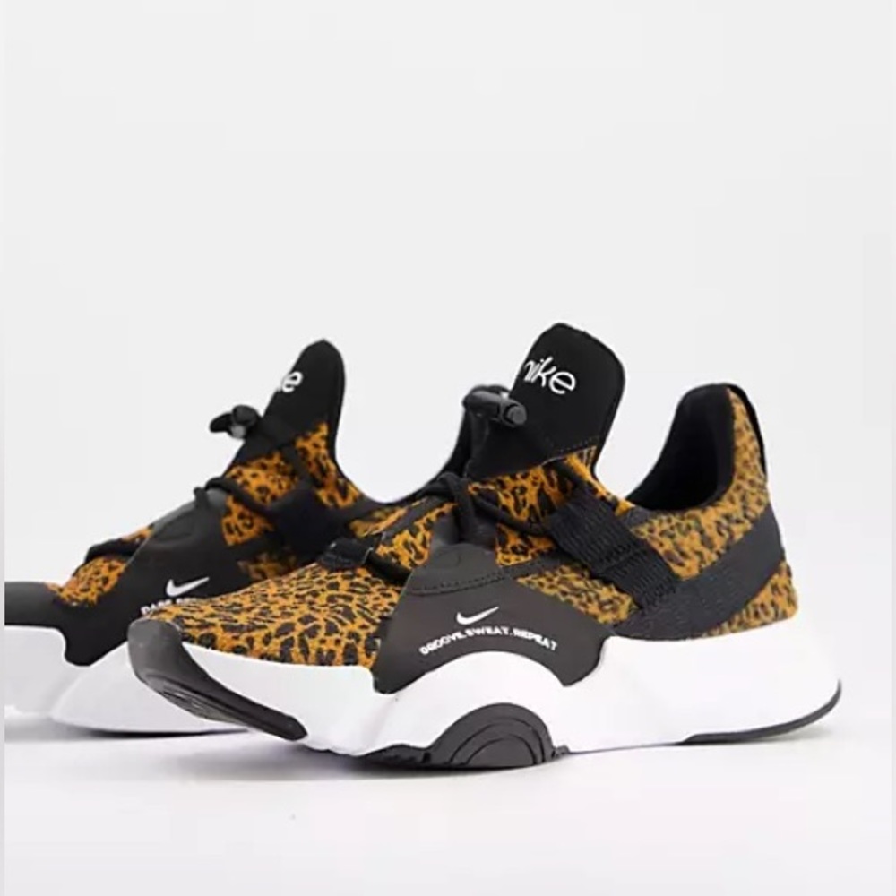 Nike Training SuperRep Groove in leopard